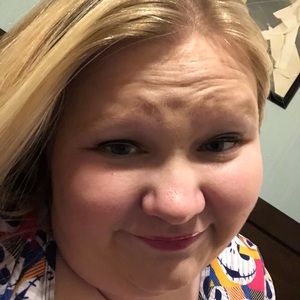 Meet your Posher, Katelyn